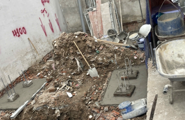 Giai đoạn thi công đào móng  cọc ( Công trình nhà Em Hậu và Nhi)
